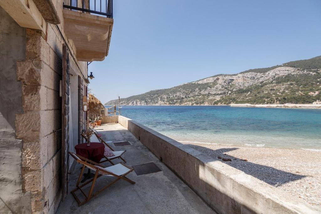 Beachfront Nest Komiža